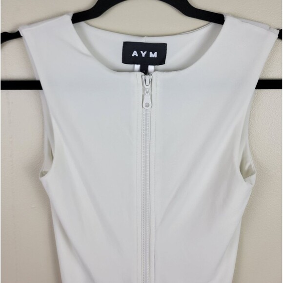 AYM New York Solid White Zip Front Sleeveless Playsuit - Picture 6 of 12